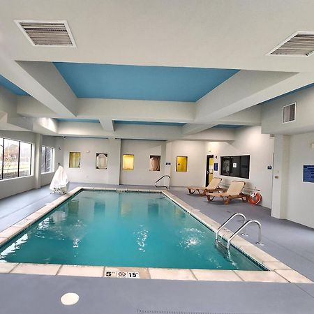 Days Inn & Suites By Wyndham Russellville Exteriör bild