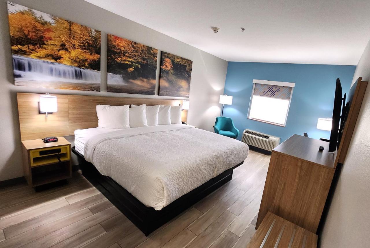 Days Inn & Suites By Wyndham Russellville Exteriör bild