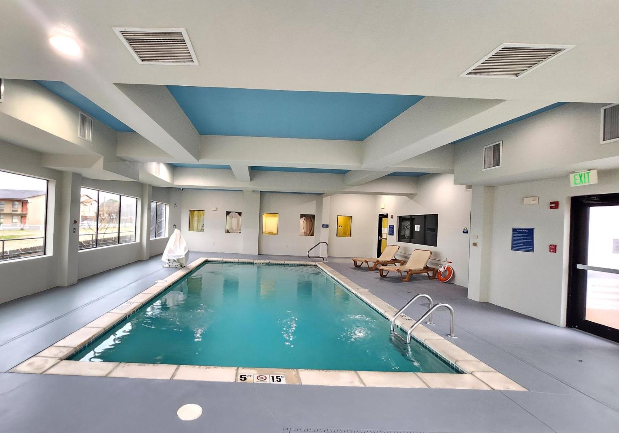 Days Inn & Suites By Wyndham Russellville Exteriör bild