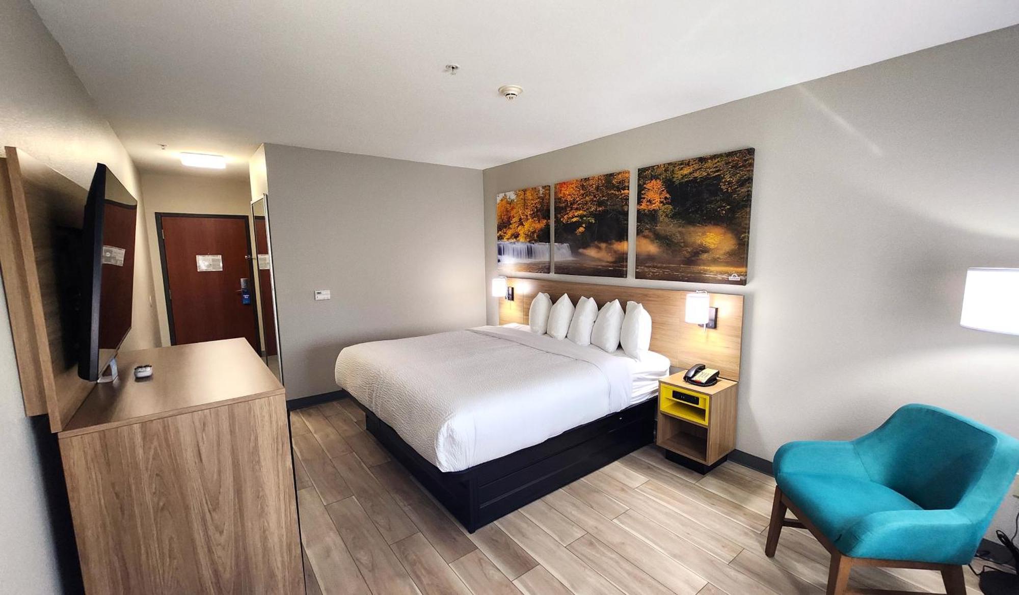 Days Inn & Suites By Wyndham Russellville Exteriör bild