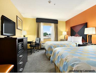 Days Inn & Suites By Wyndham Russellville Rum bild